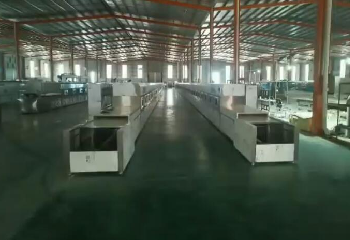 Equipment for the production of animal feed. Microwave oven for drying and sterilization